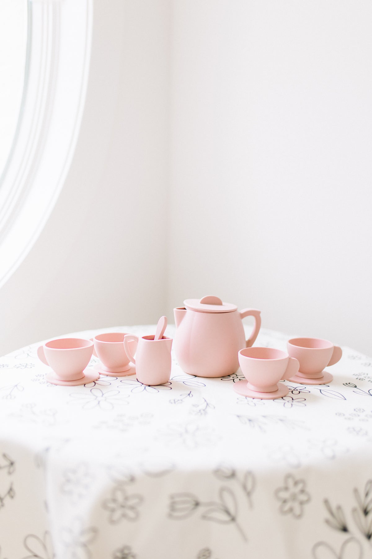 Tea Set in Blushing Pink